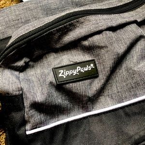 Zippy Paws doggie hiking pack. Nwt